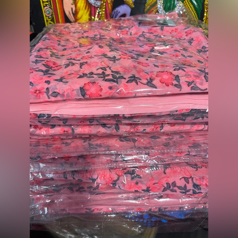 Digital Printed Saree in Pink.